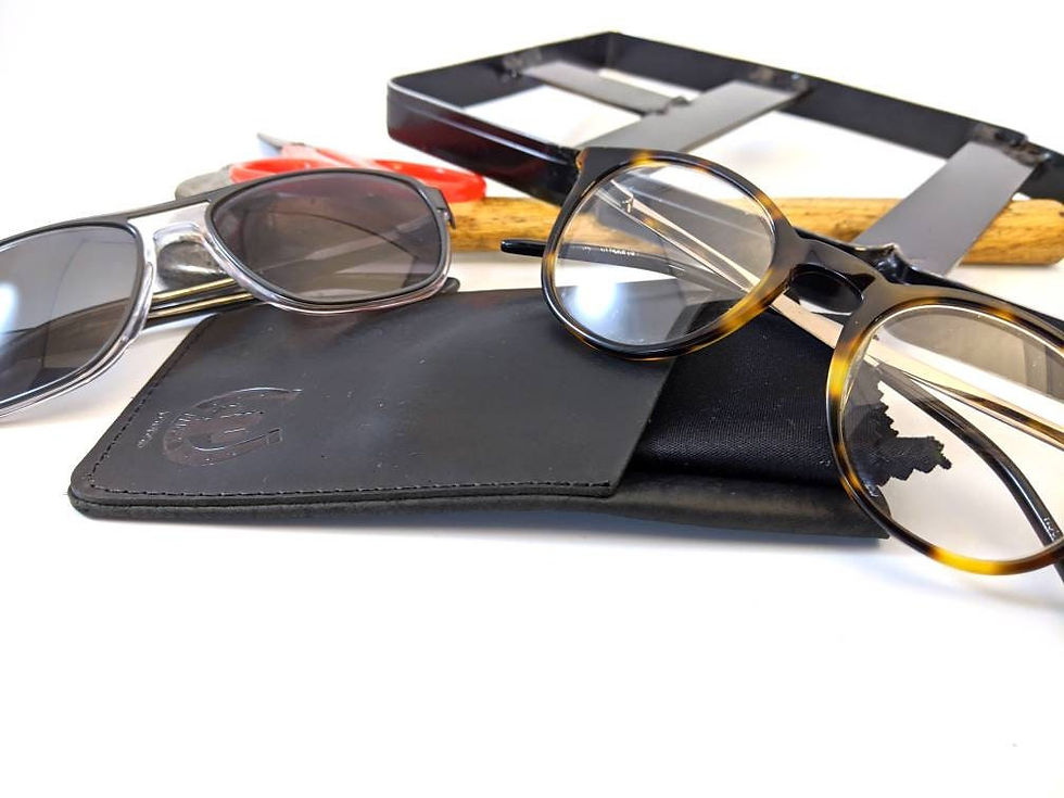 Thumbnail: LEATHER GLASSES protective sleeve / case with your initials