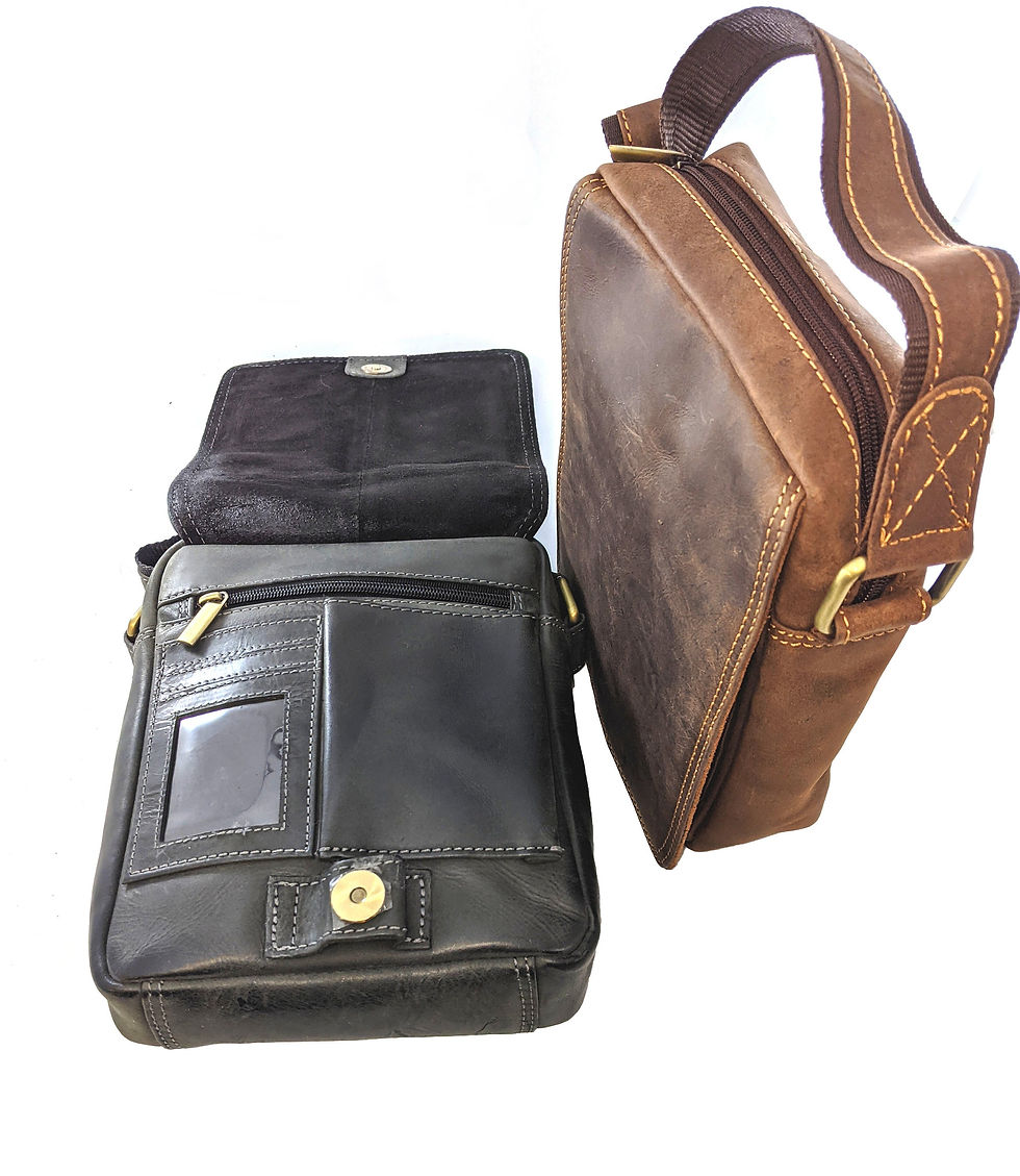Essential Traveller mini messenger leather bag