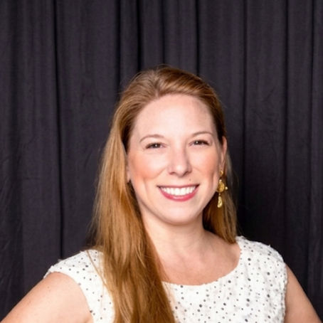  Building Authority Through Podcasting: How a Niche Show Can Become an Industry Platform