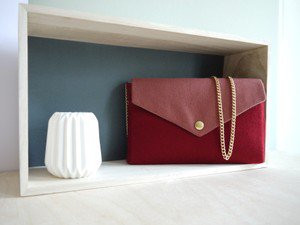 pochette rouge.jpeg