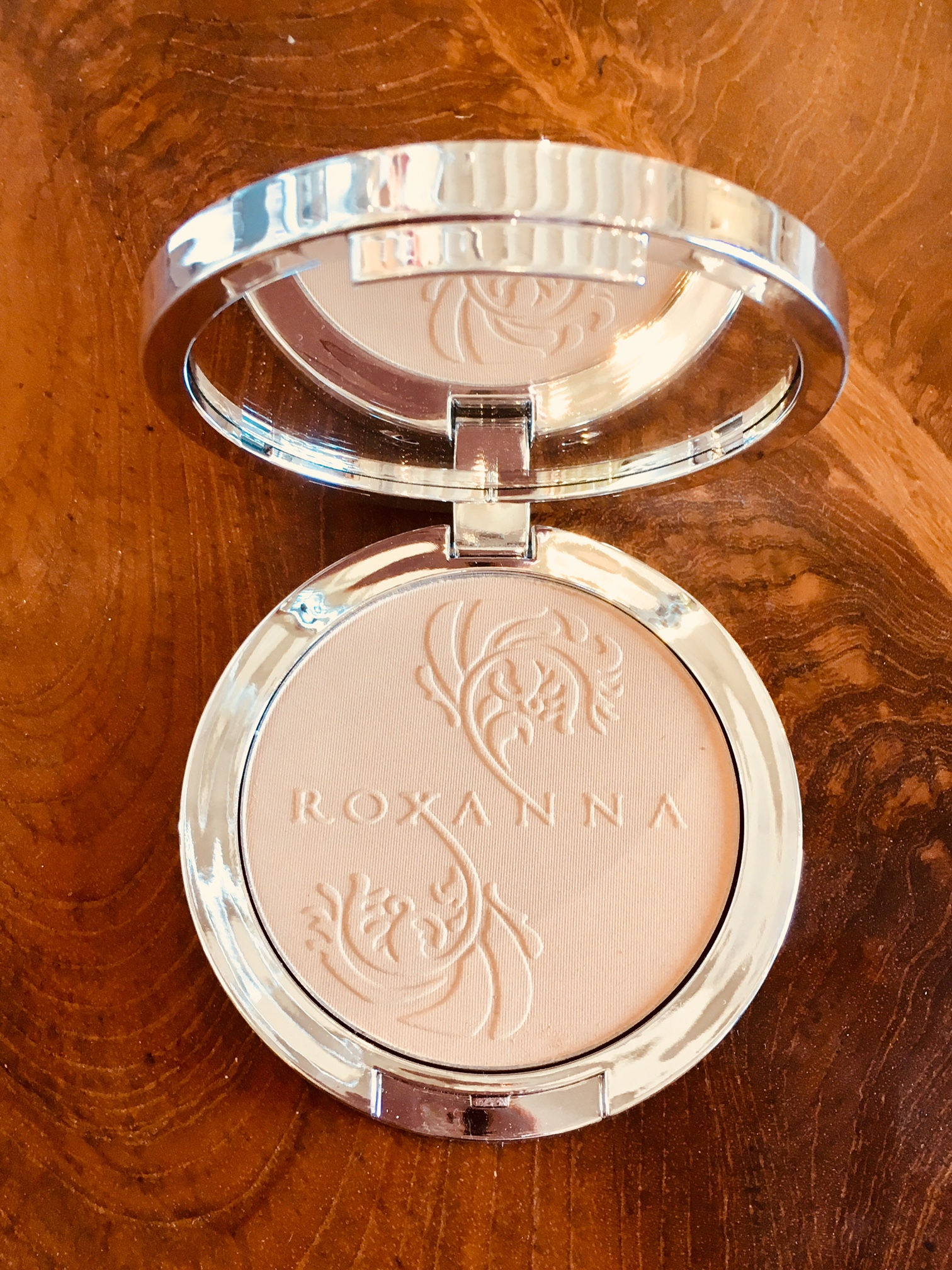 CASHMERE PRESSED LE PERLE MINERAL SHEER COMPACT