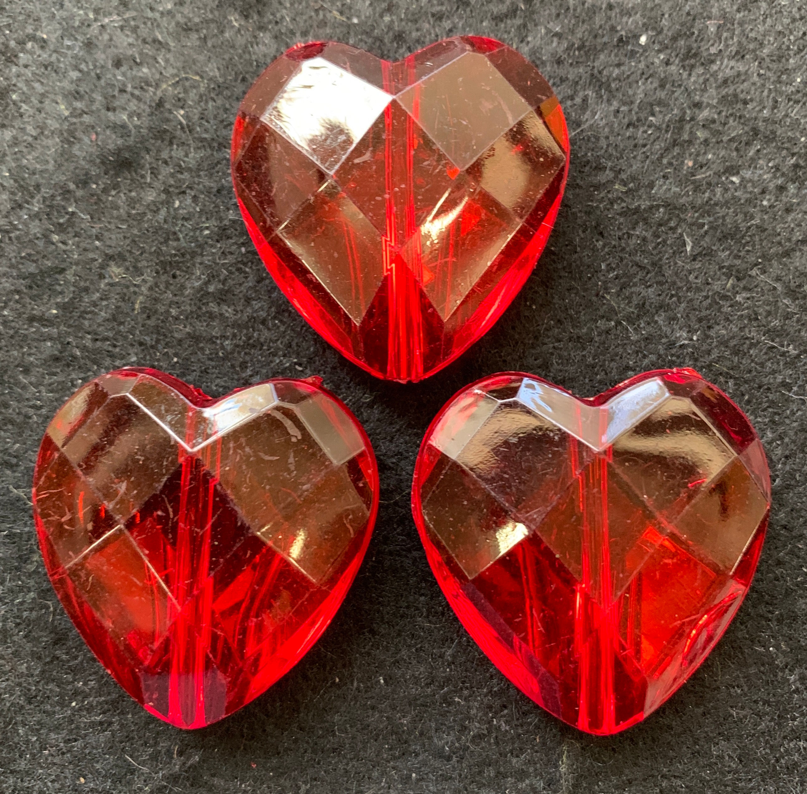 32mm Red Acrylic Heart Beads