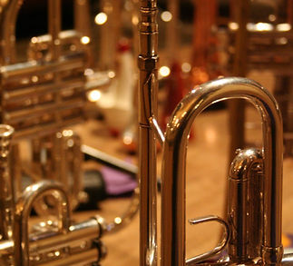 2048px-Trumpets02262006_edited.jpg