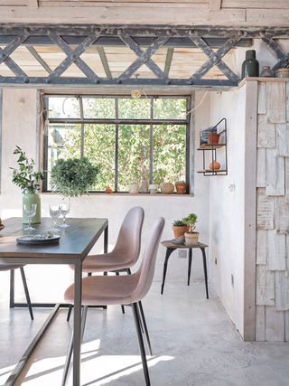 La kbanepress8966.jpg