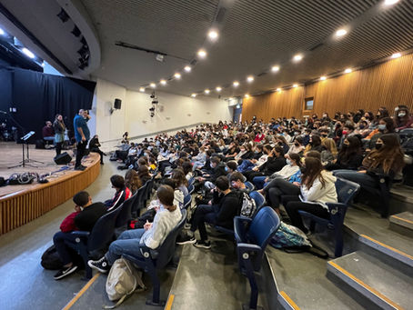 מופע מוזיקלי לשכבת ז׳ לכבוד שנת השורשים