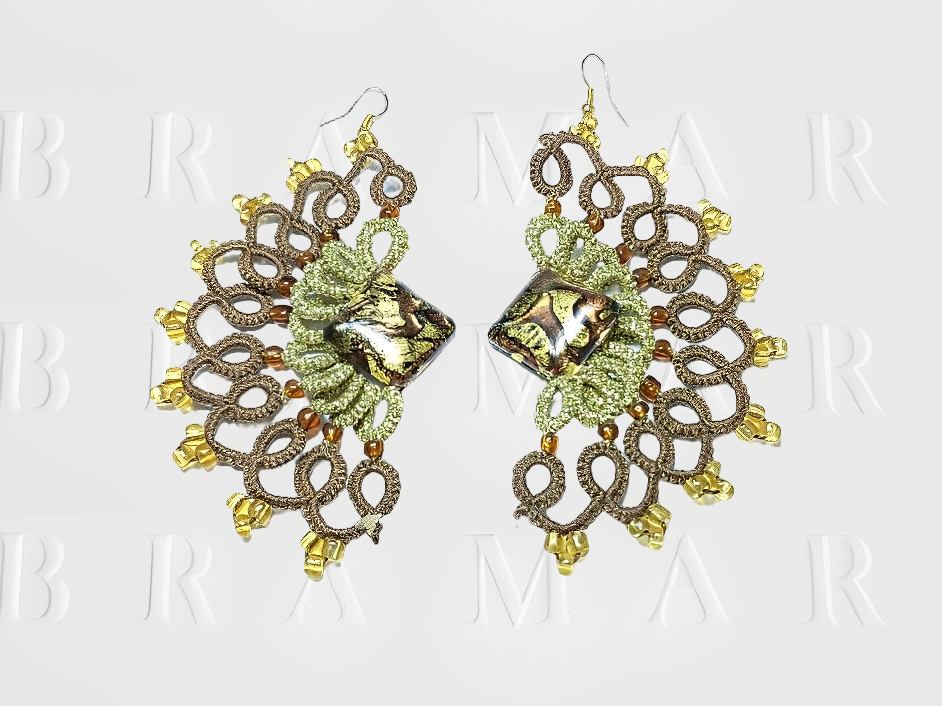 Glamour fan earrings