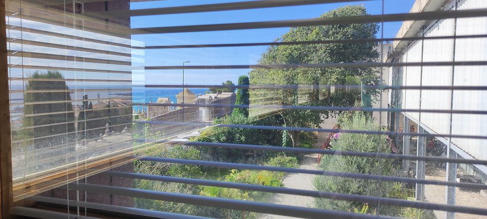 Petit bonus, ce musée de part son emplacement dans les hateurs de Sète, offre une vue imprenable sur la Méditerranée