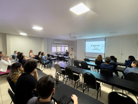 APM Cursos Médicos promove orientação sobre saúde mental e reforça compromisso com o bem-estar dos colaboradores