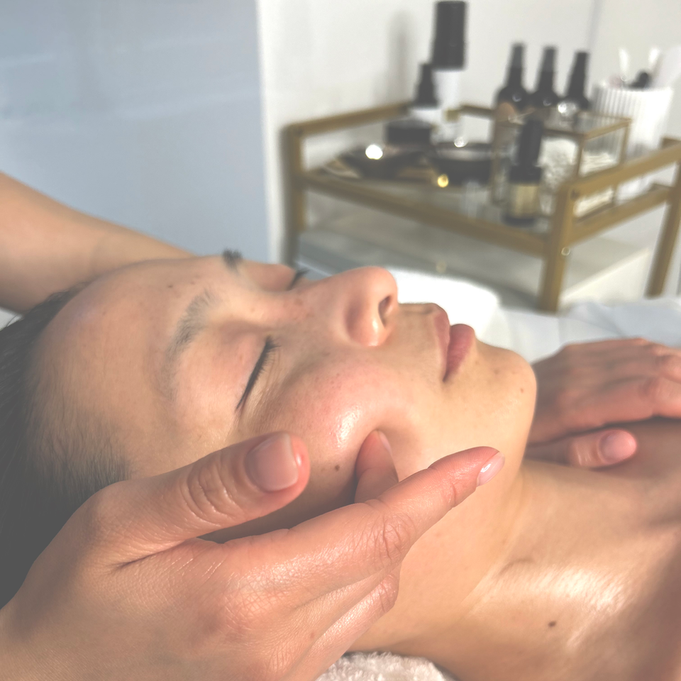 Zone Face Lift, Ziggie Bergman, Facial Reflexology, Holistic Facial, Face Lift Massage, Sculpting Facial, Organic Facial, Organic Skin care, Wellness, Wellbeing, London, UK