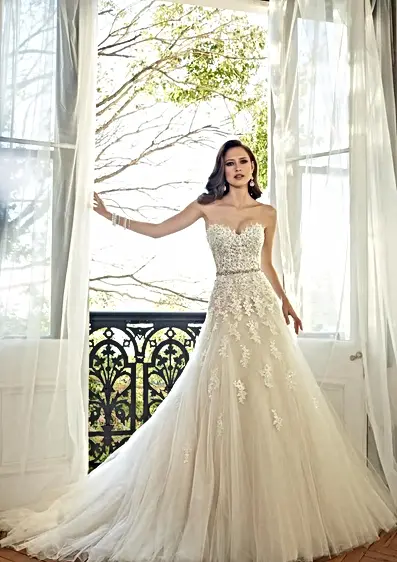 Sophia Tolli Size. 4 Ivory