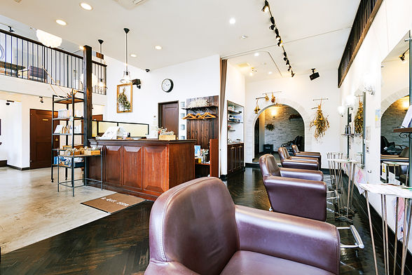 lakutt_salon.jpg