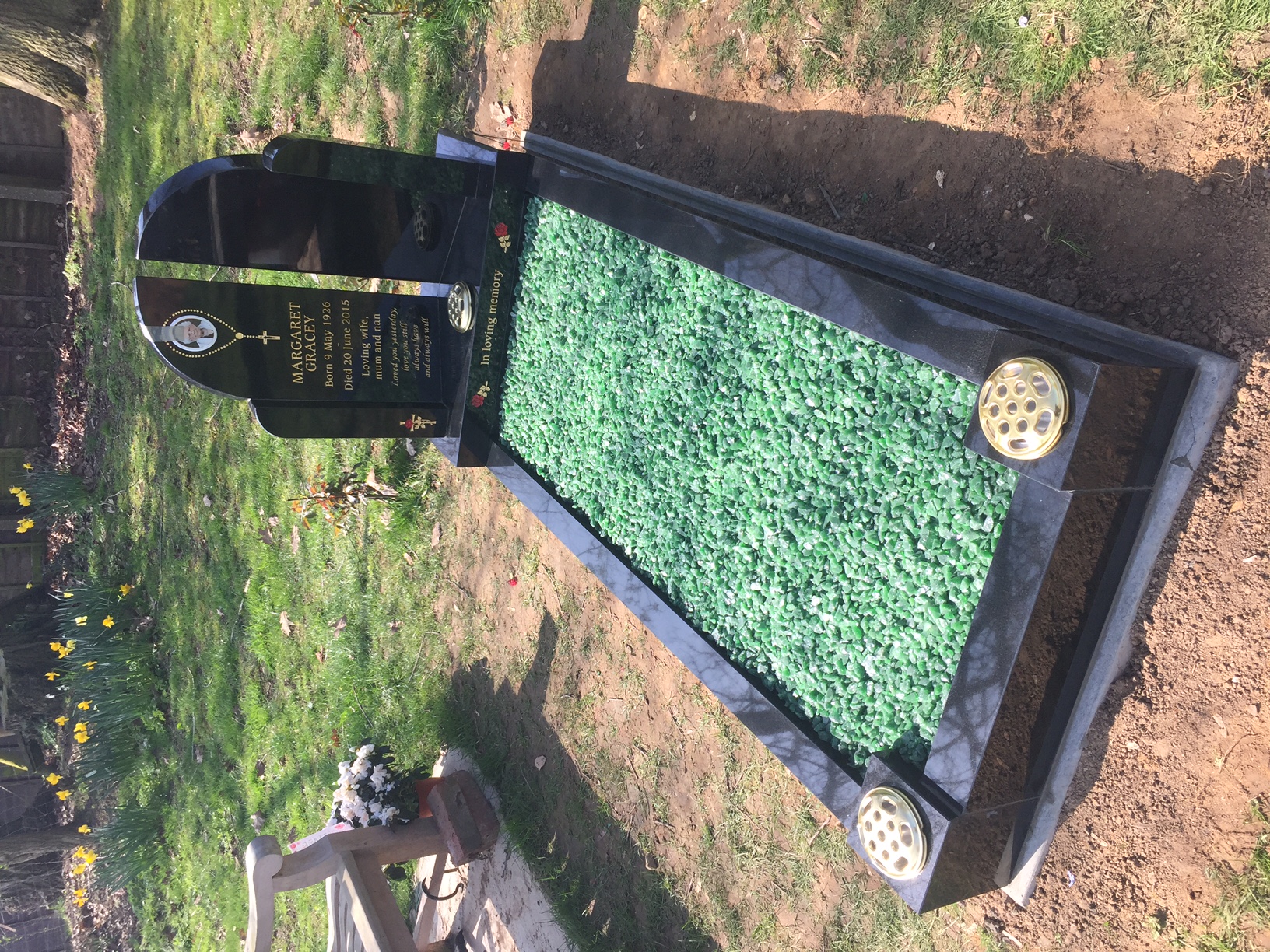 Headstone with full kerbs