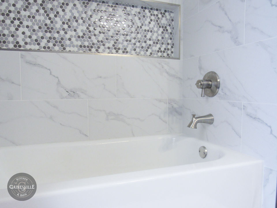 Loizzo Hall Bath -2.jpg