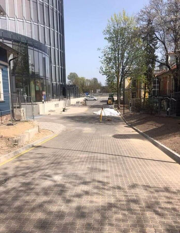 Plaša materiālu izvēle: Bruģakmeņu krāsas, formas un raksti.