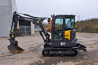 Mini iekrāvēji un kompaktie ekskavatoripg