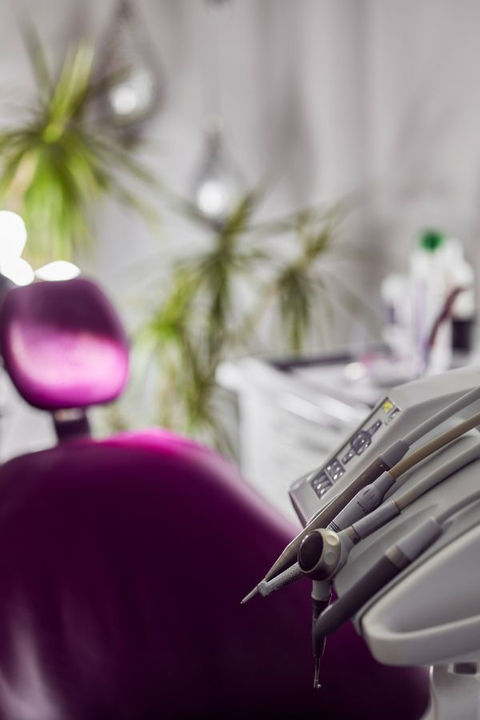 Zobu implantoloģija