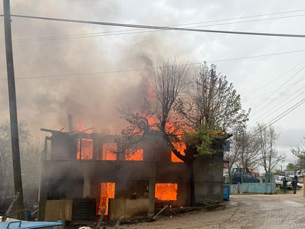 İki katlı ev kullanılamaz hale geldi