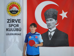 Hayata direndi şampiyonluğa koştu!