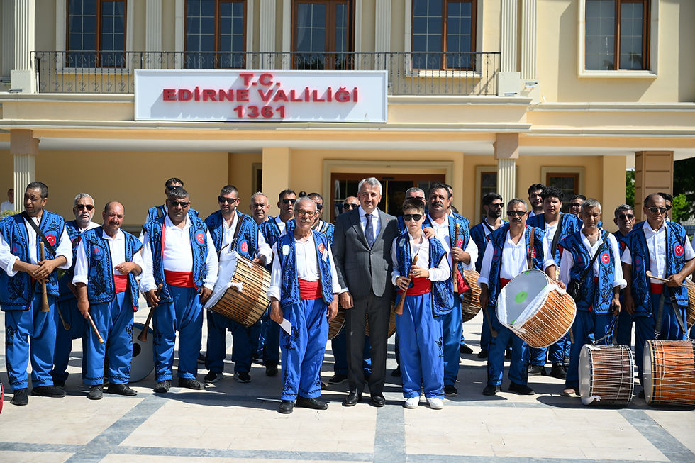 Marşlarla davet