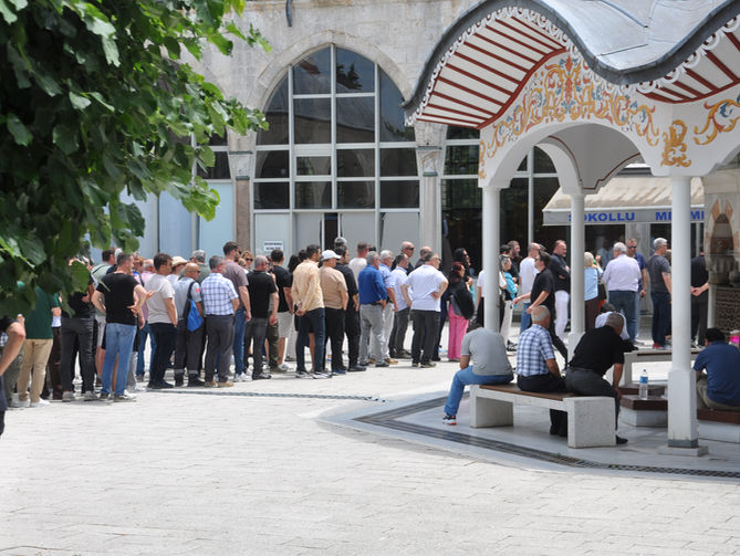 Gülay Şentürk toprağa verildi