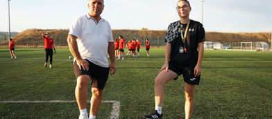 Baba-kızın futbol aşkı!