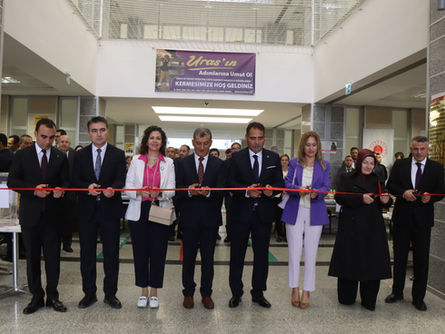 Hükümlü ve tutukluların el sanatları sergilendi