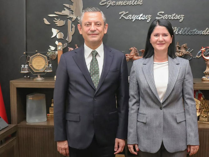 Filiz Gencan YENİ Parti'ye geçti