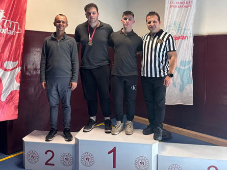 Bilekleri bükülmeyen şampiyonlar!