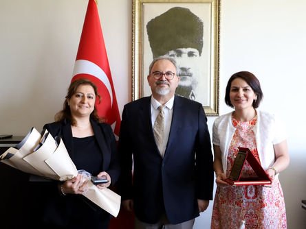 Sağlık hizmetleri MYO’da devir teslim