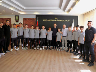 Başarılı voleybolculara tebrik!