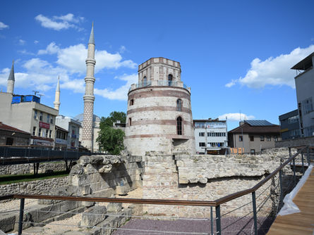 Makedon Kulesi gün sayıyor!