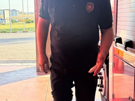 Yangında yaralandı görevini bırakmadı