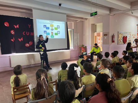 Öğrencilere trafik eğitimi