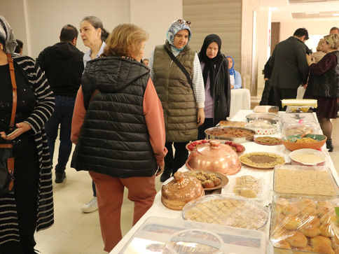 Yöresel tatlılar yarıştı