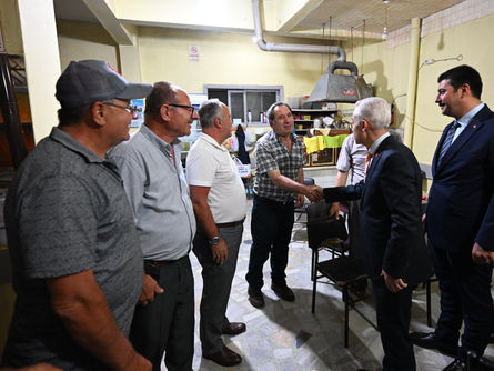 Vali Turan esnafı ziyaret etti