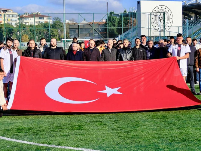 Eren Bülbül anısına sahaya çıktılar!