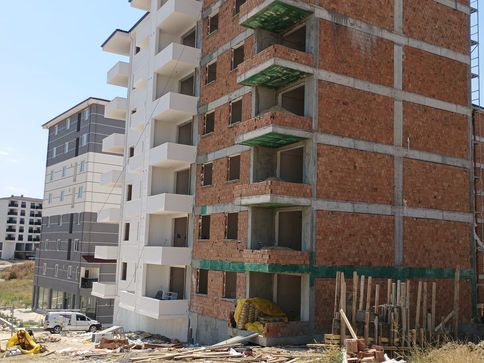 Asansör boşluğuna düşen kişi öldü