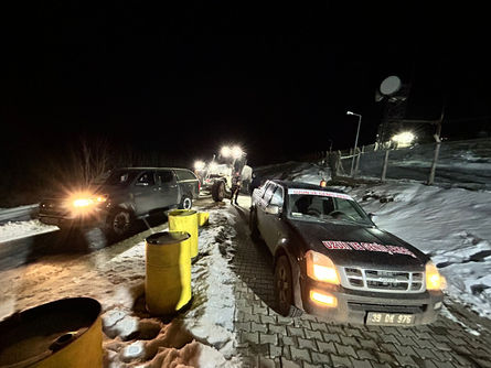 Mahsur kalan ekip kurtarıldı