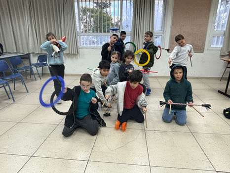 דצמבר-ינואר - בתכנית המצטיינים כיתות ג'