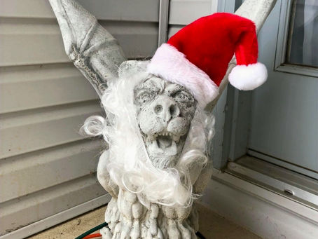 Dec. 14th - The Day I Came Across A Christmas Gargoyle 🎄
