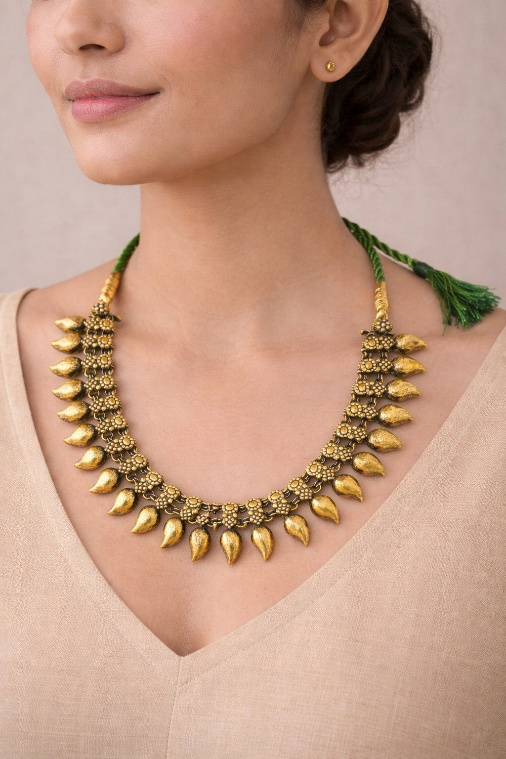 athizay Antique Gold Ambia Choker Necklace Emerald Green Thread Call:8860010199