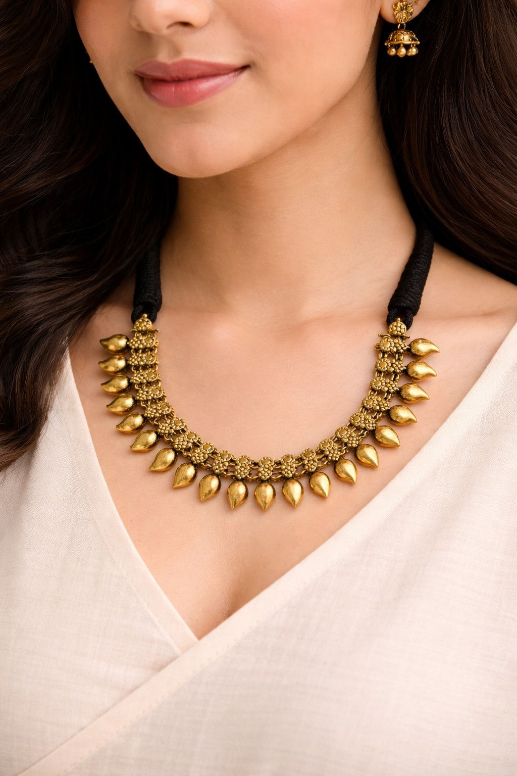 athizay Antique Gold Finish Ambia Necklace Black Hasli Thread Call:8860010199