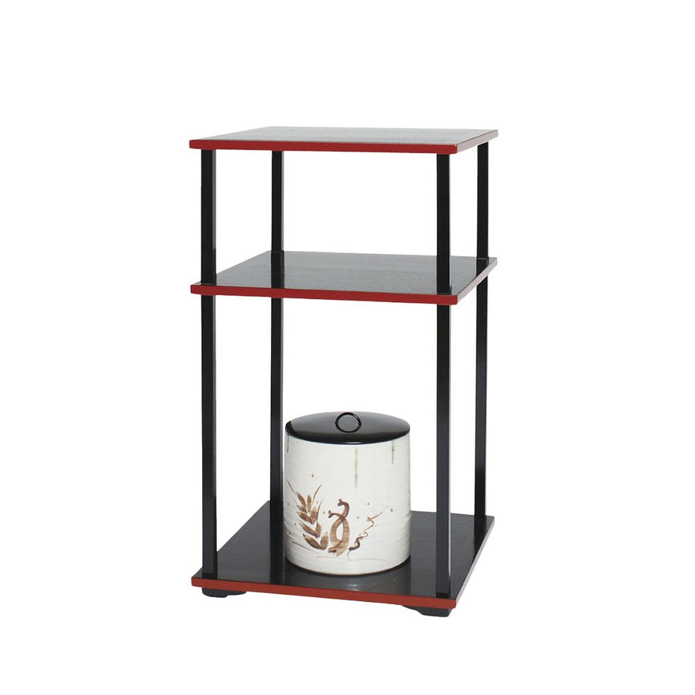 黒塗の更好棚は、鵬雲斎好みを忠実に写し、現代の茶室にも合う落ち着いた設えです。