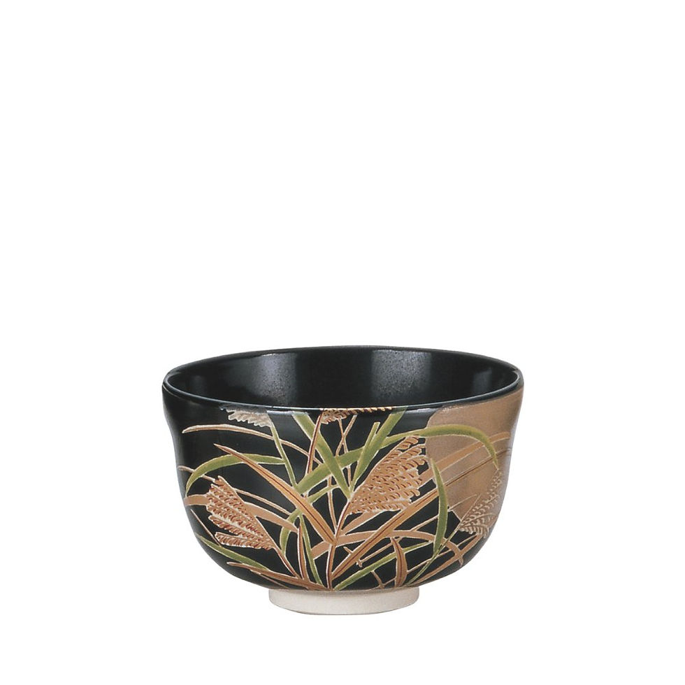 黒仁清「武蔵野」茶碗は、宮地英香作。黒釉に浮かぶ草原の風景が、秋の静寂を感じさせる仕立てです。