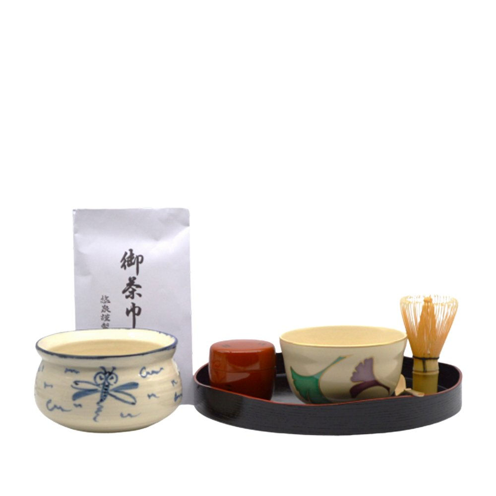 合成樹脂製 山道盆は、軽量で丈夫な作りとなっており、稽古用として扱いやすい仕様です。