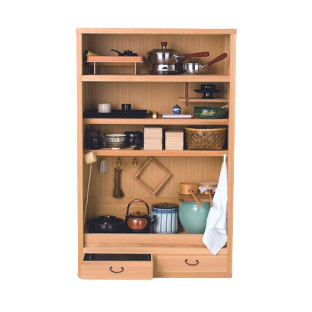 網代仕上げの大型置水屋は、通気性と軽快な意匠が特徴で、竹細工の美しさが映える一式です。