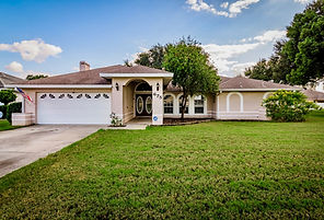 powder-horn-row-realtor-vivian-resnick-c