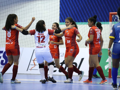 Estreia com vitória na Taça Brasil Sicredi de Futsal Feminino 2021