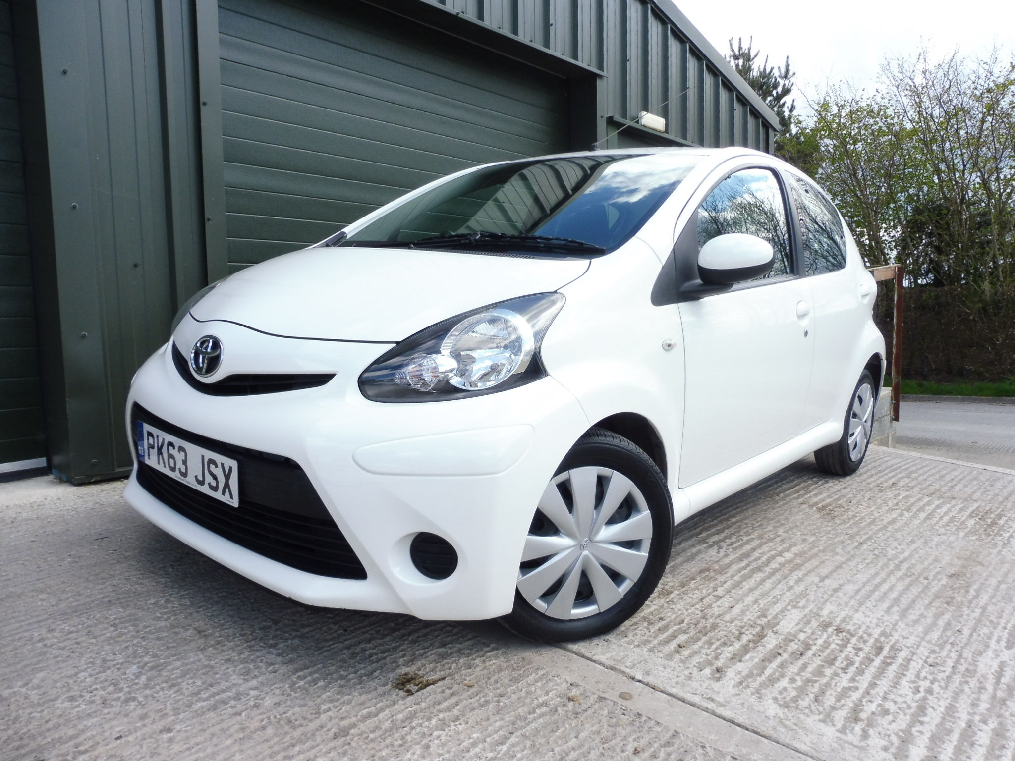 SOLD - 2013 Toyota Aygo 1.0 "Move" 5dr Manual