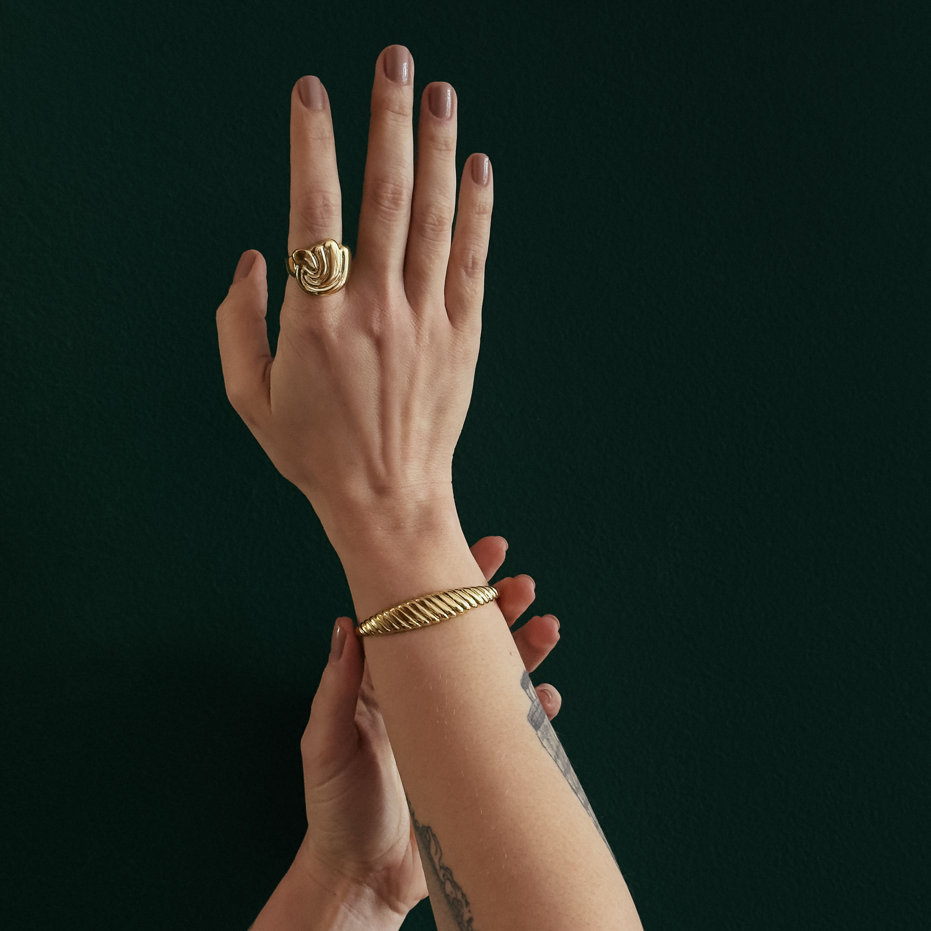 bracelete trama